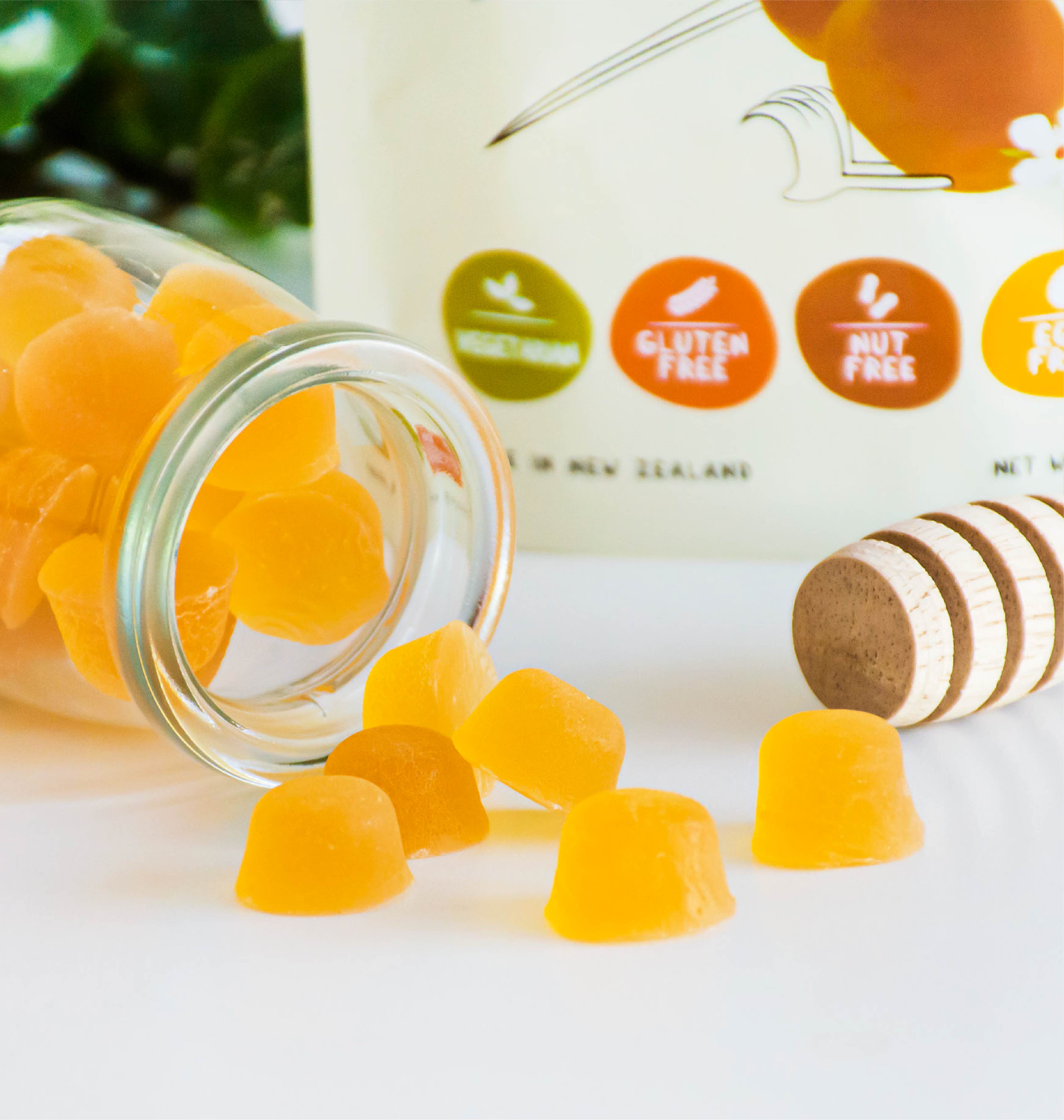 Product image of Manuka Honey Gummies from KiwiCorp – tasty immune-boosting treats with certified UMF® honey.